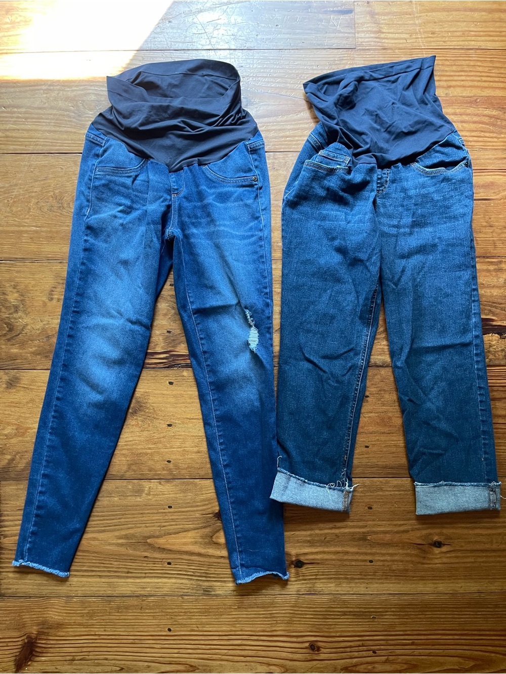 Indigo Blue Women's Skinny Jeans Size Medium Blue & Black